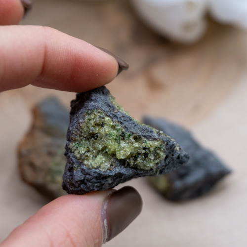 Peridot in Bassalt Random