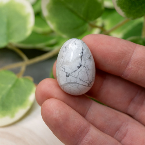 Howlite Egg