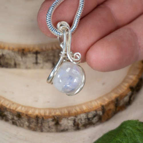 Small Rainbow Moonstone Circle Wrap