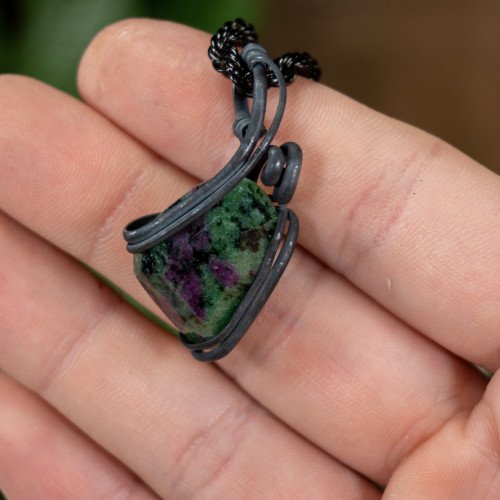 Facetted Ruby Zoisite (Black) Wrap