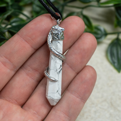 Howlite Silver Snake Pendant Random