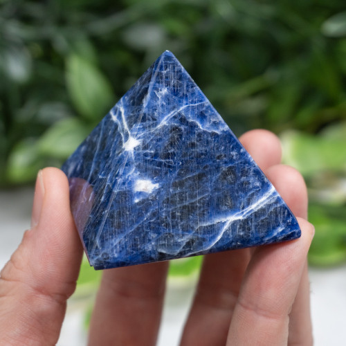 Sodalite Pyramid Medium Random