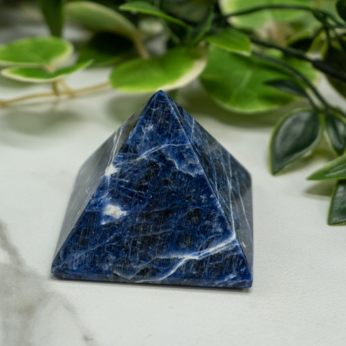 Sodalite Pyramid Medium Random