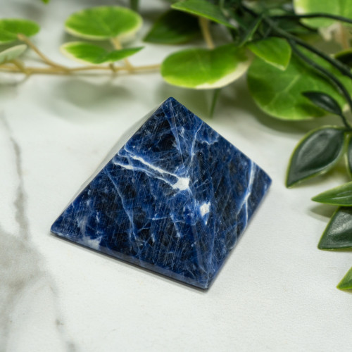 Sodalite Pyramid Medium Random