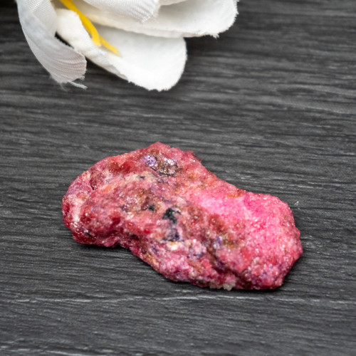 Vlasovite with Gittinsite in Eudialyte #1