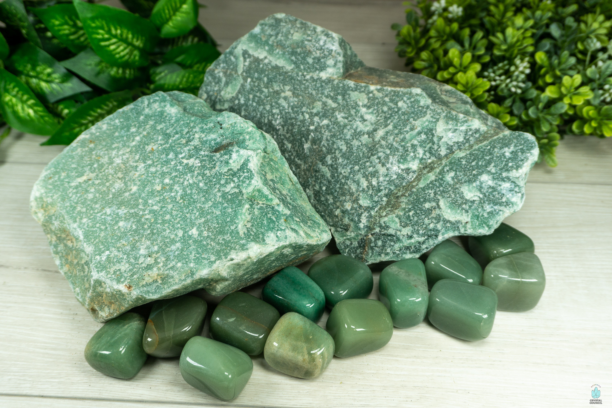 green-aventurine-meanings-and-crystal-properties-the-crystal-council