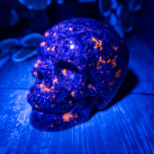 UV Sodalite Large Skull