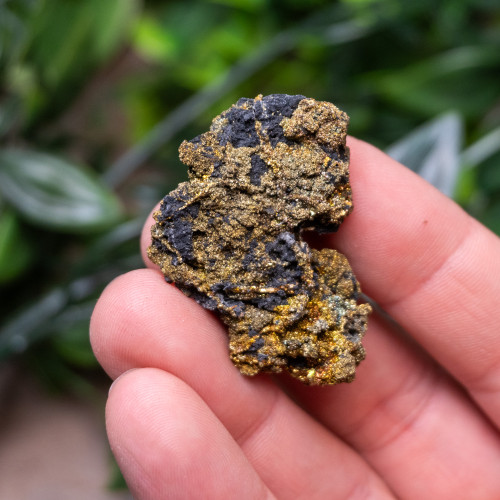 Chalcopyrite on Siderite #3