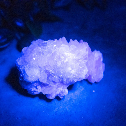 Mangano Calcite (UV Reactivte) #10