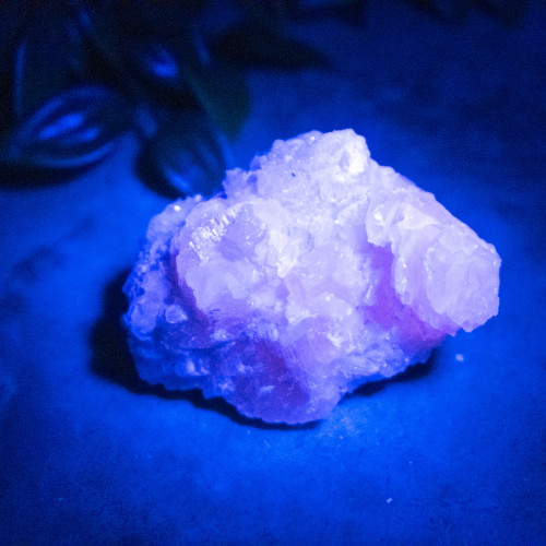 Mangano Calcite (UV Reactivte) #10