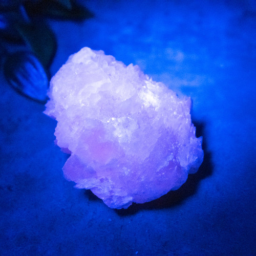 Mangano Calcite (UV Reactivte) #9
