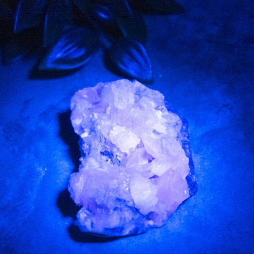 Mangano Calcite (UV Reactivte) #7