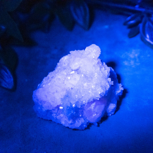 Mangano Calcite (UV Reactivte) #8