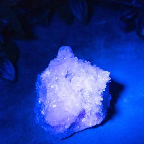 Mangano Calcite (UV Reactivte) #8