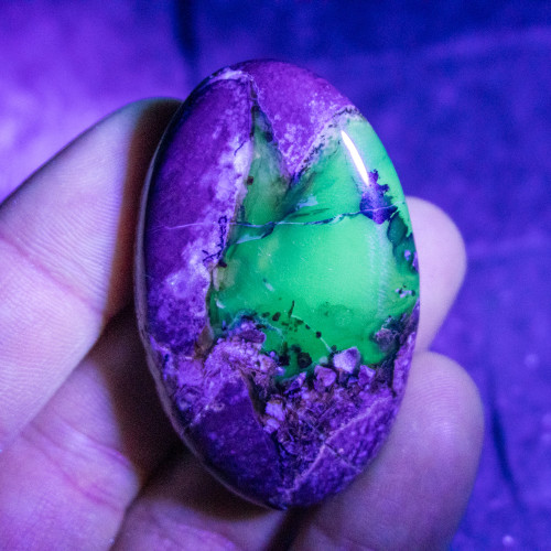 Volcano Agate (UV Reactive) Palmstone #19