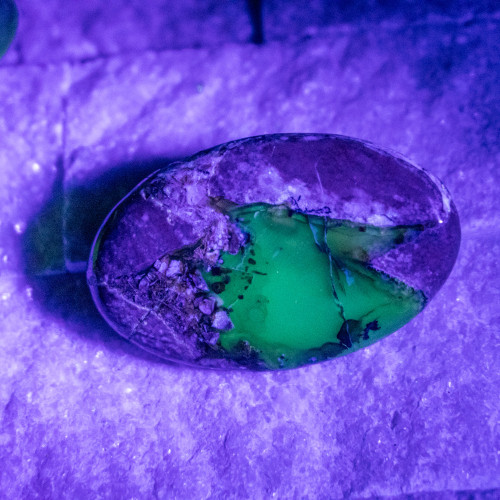 Volcano Agate (UV Reactive) Palmstone #19