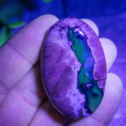 Volcano Agate (UV Reactive) Palmstone #15
