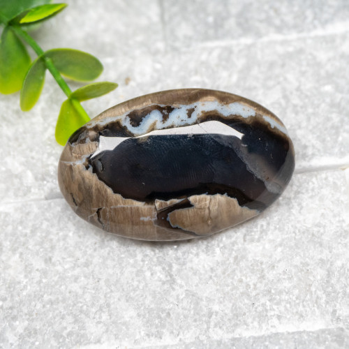 Volcano Agate (UV Reactive) Palmstone #15