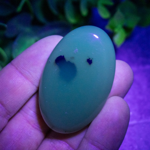 Volcano Agate (UV Reactive) Palmstone #12