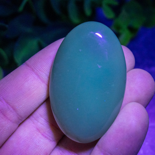 Volcano Agate (UV Reactive) Palmstone #12