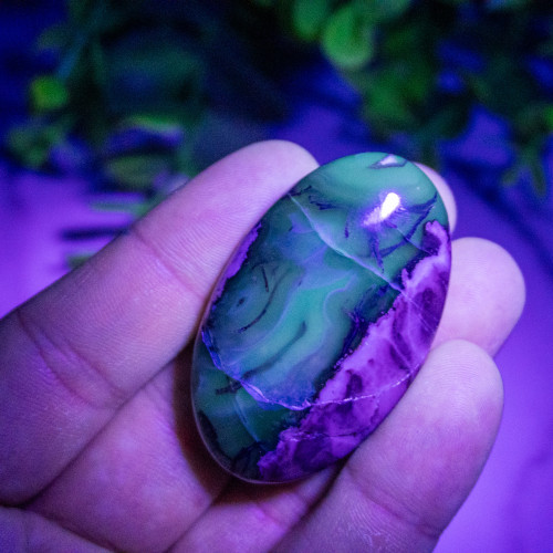 Volcano Agate (UV Reactive) Palmstone #9