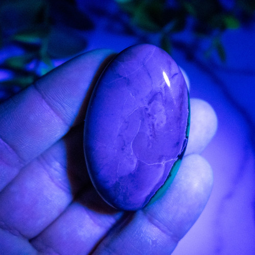 Volcano Agate (UV Reactive) Palmstone #8