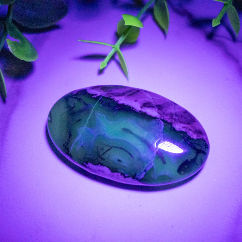 Volcano Agate (UV Reactive) Palmstone #9