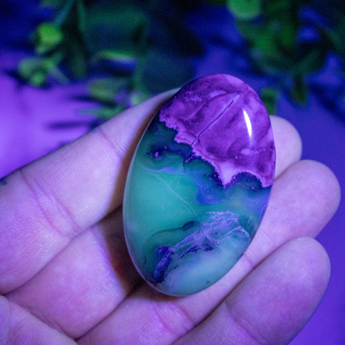 Volcano Agate (UV Reactive) Palmstone #7
