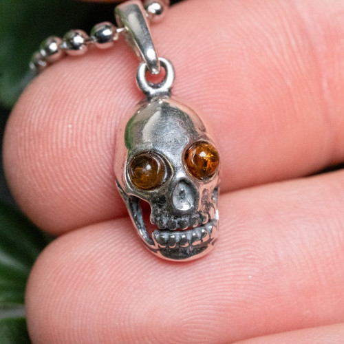 Baltic Amber Eyed Skull Silver Pendant