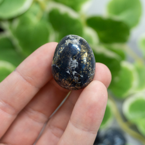 Tumbled Covellite Random