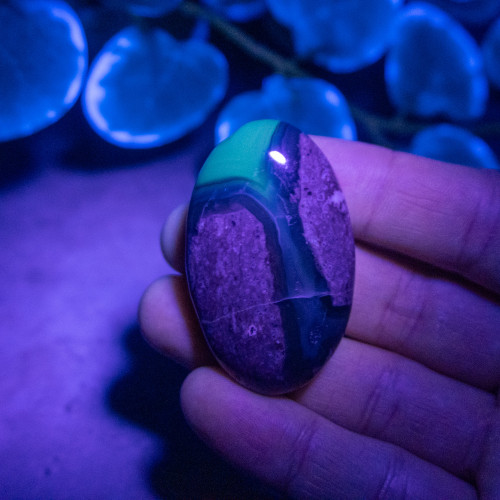 Volcano Agate Palmstone (UV Reactive) #15