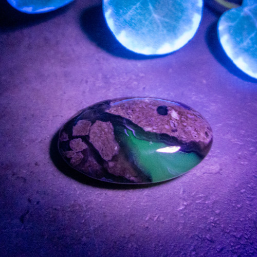 Volcano Agate Palmstone (UV Reactive) #9