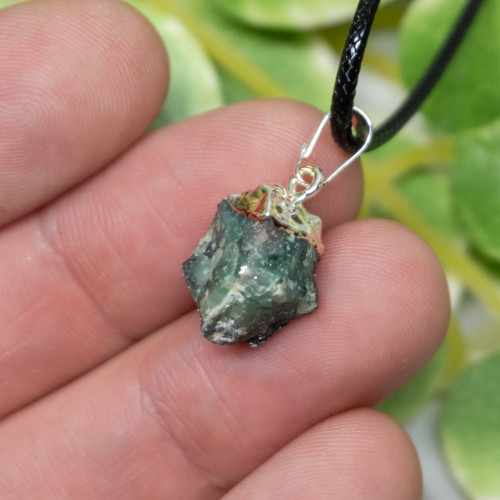 Emerald Small Raw Necklace