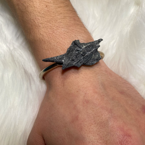 Black Kyanite Bracelet (Silver)