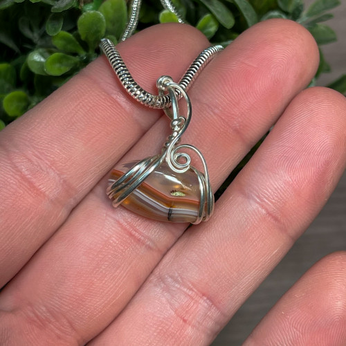 Banded Agate Oval Wrap (Silver)