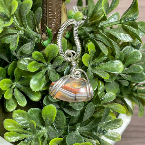 Banded Agate Oval Wrap (Silver)