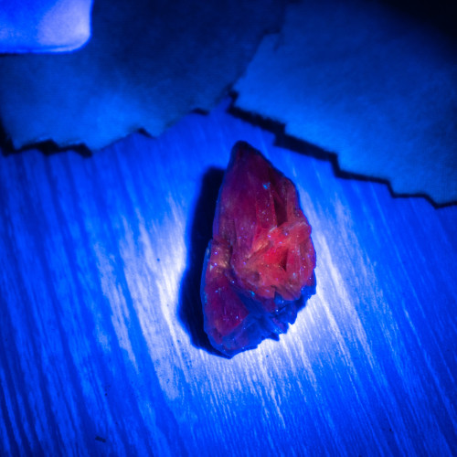 Pariba Kyanite (UV Reactive) #9