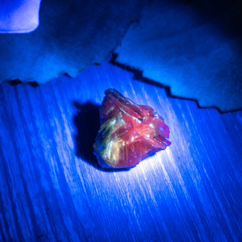 Pariba Kyanite (UV Reactive) #8