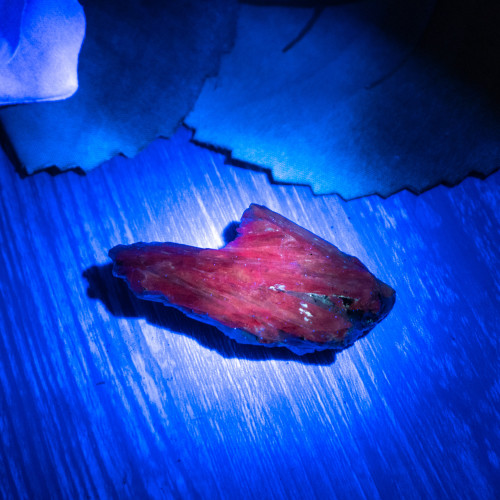 Pariba Kyanite (UV Reactive) #5