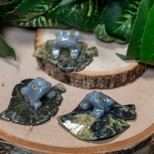 Angelite and Serpentine Frog on Lily Pad