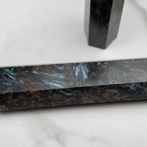 Garnet in Arfvedsonite Tower Random