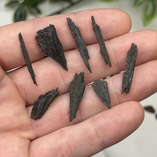 Black Kyanite Chip Satchel