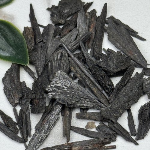 Black Kyanite Chip Satchel
