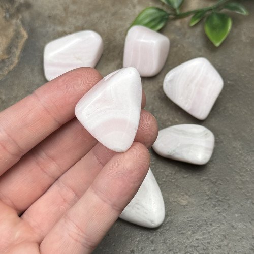 Mangano Calcite Tumbled (UV Reactive)