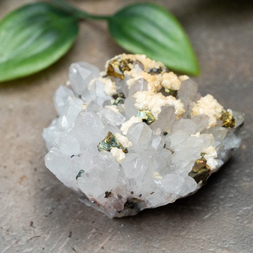 Chalcopyrite on Quartz with Dolomite #2